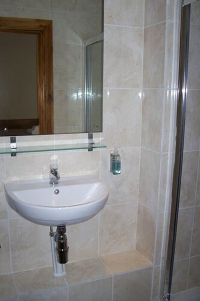 undefined Edinburghhouse Hotel 10