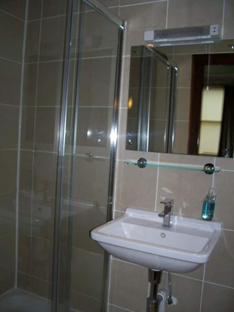 undefined Edinburghhouse Hotel 9