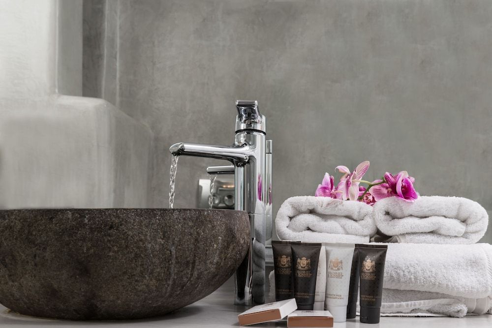 Anteliz Suites Standard Room 7