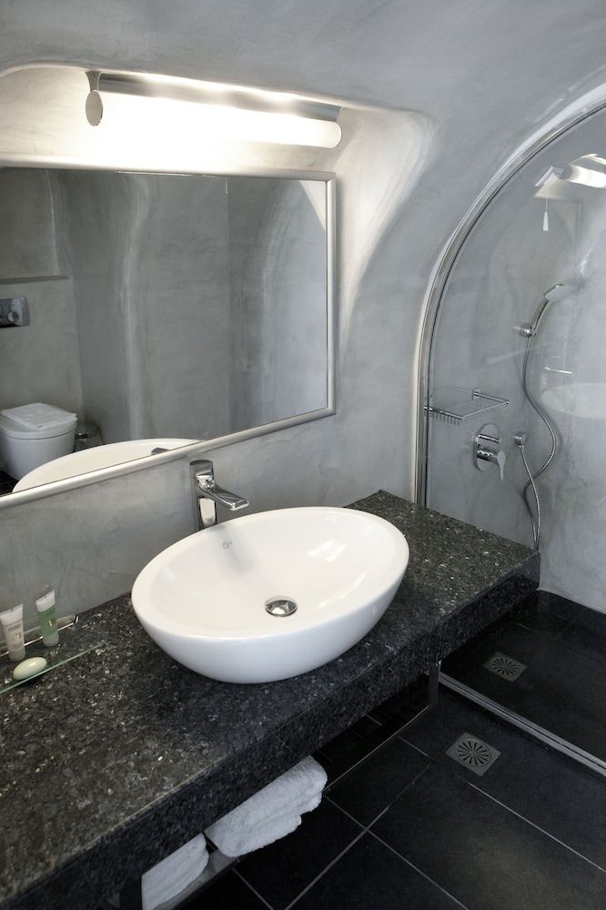 Anteliz Suites Standard Room 11