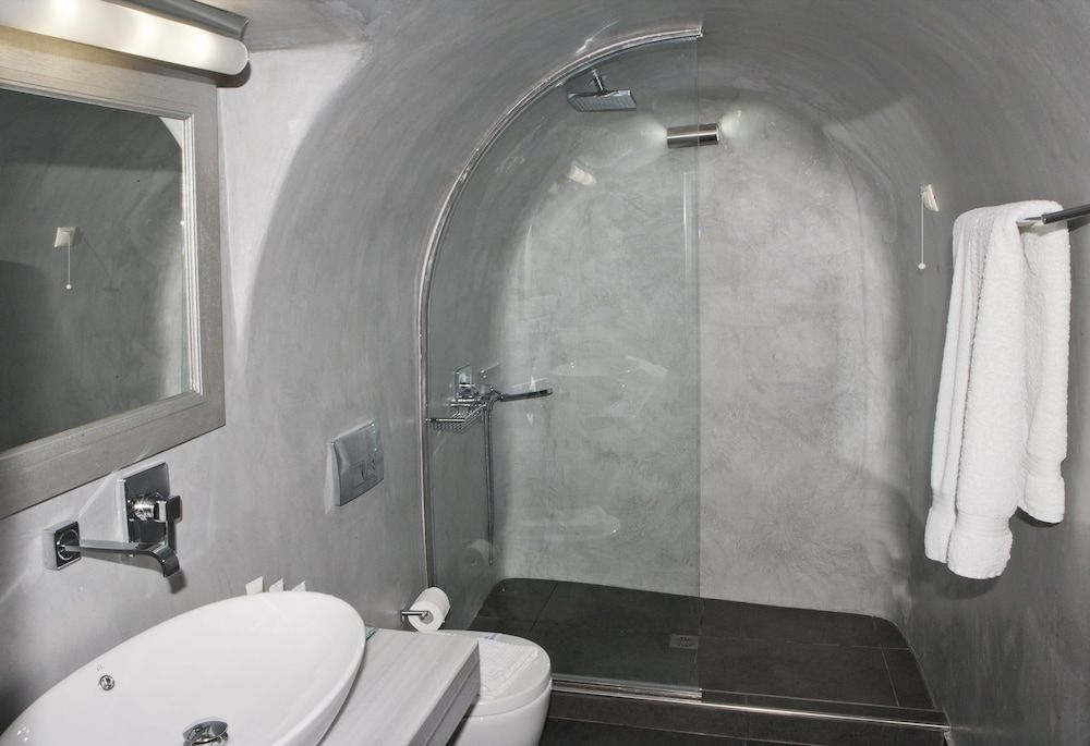 Anteliz Suites Standard Room 9