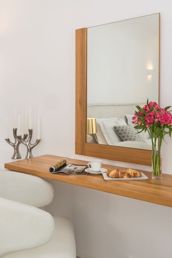 Anteliz Suites Standard Room 8