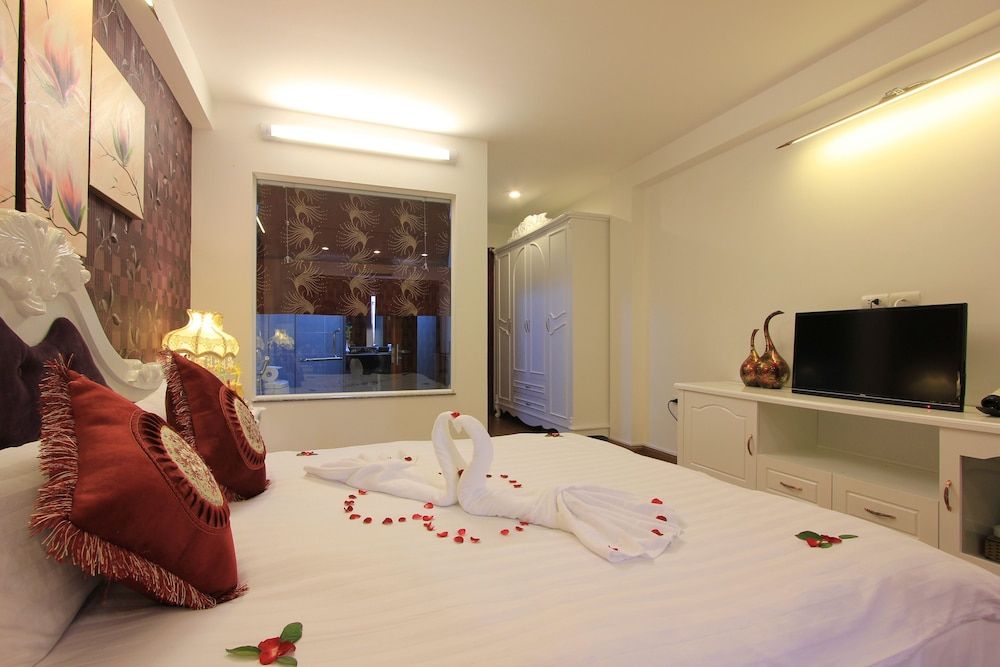 Hanoi Inner Hotel Family Quadruple Room, City View