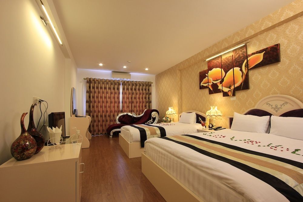 Hanoi Inner Hotel Family Quadruple Room, City View 3