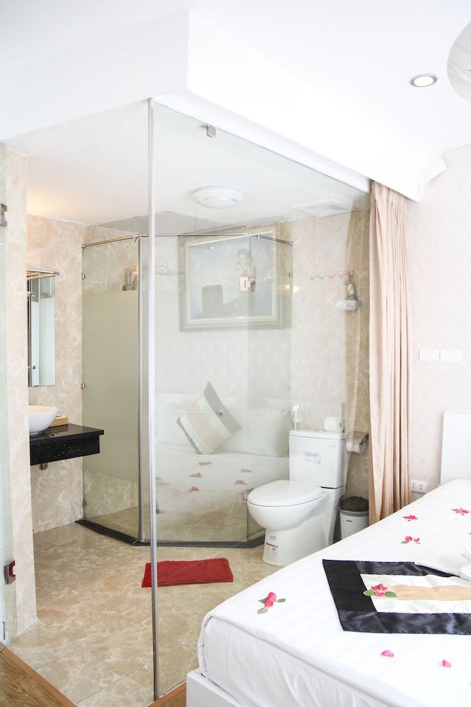 Hanoi Inner Hotel Family Quadruple Room, City View 6