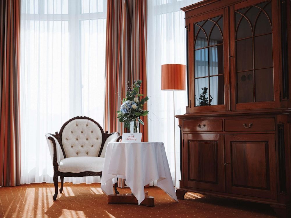 Privilege, Suite, 1 Double Bed with Sofa bed, Bathtub