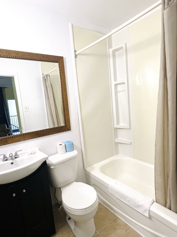 Fairway Inn by the Falls Standard Room, 2 Double Beds 8