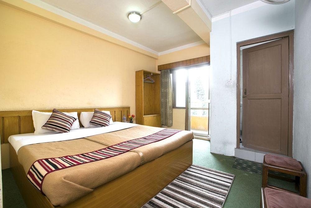 The Nana Hotels Deluxe Triple Room 4