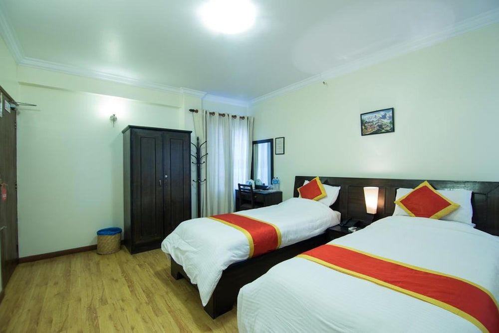 Tibet Peace Inn Deluxe Triple Room, 1 Bedroom 4