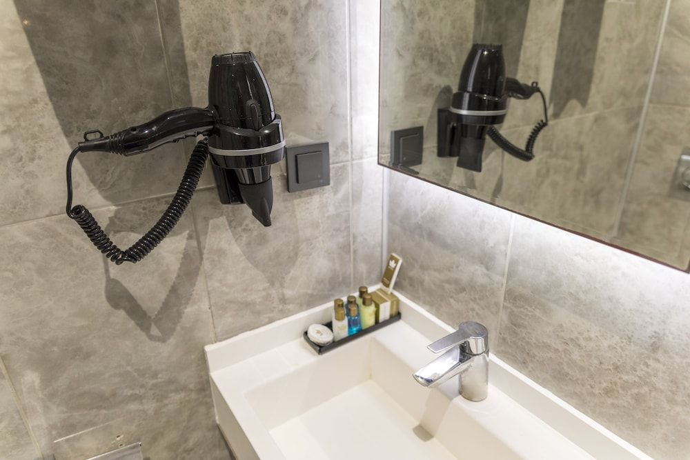 Ankara Royal Hotel Deluxe Double or Twin Room 6