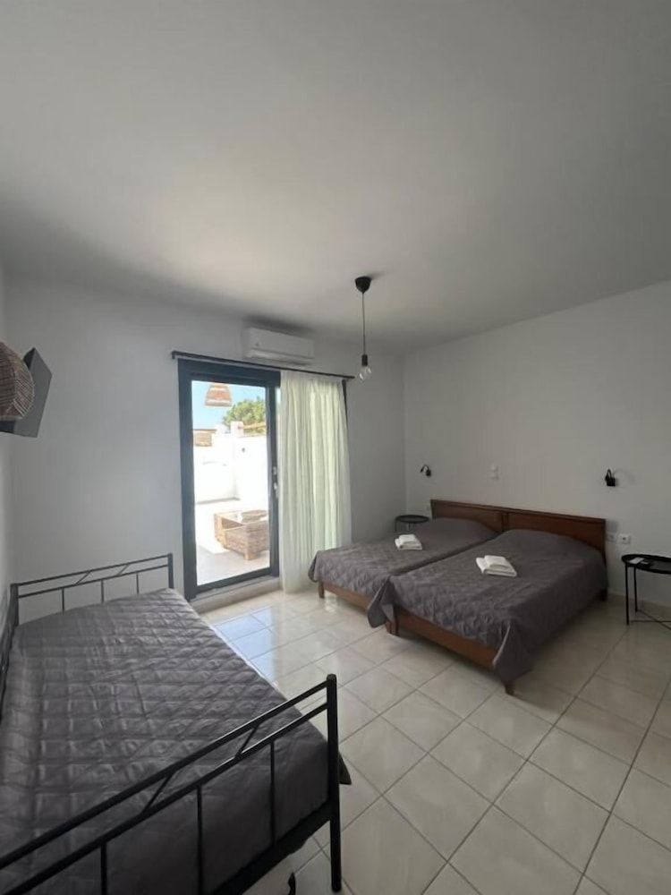 Economy Quadruple Room, Garden View