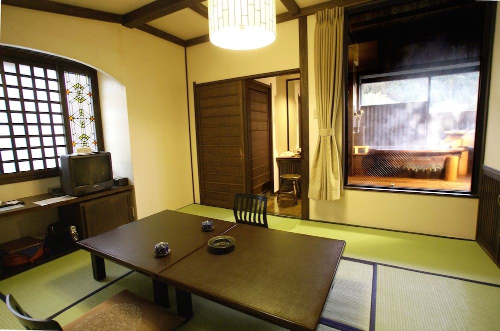 Japanese Style Room with Open Air Bath (KOTEMARI)