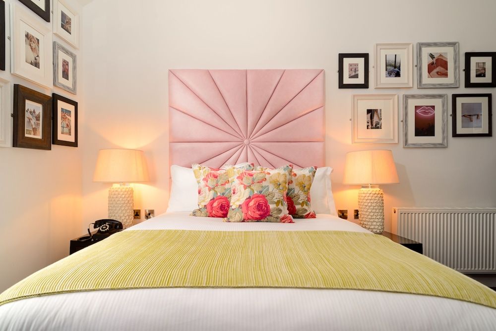 undefined Black Ivy Hotel 4