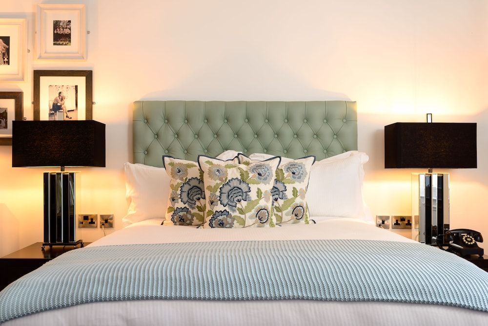 Black Ivy Hotel Standard Double Room, 1 King Bed, Park View 8