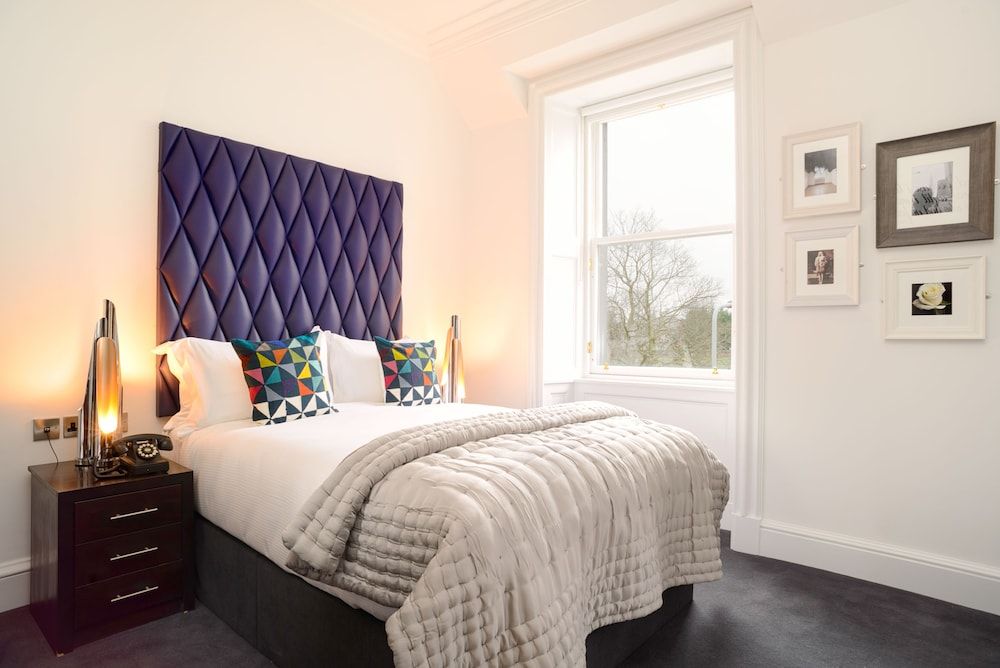 Black Ivy Hotel Standard Double Room, 1 King Bed, Park View 6