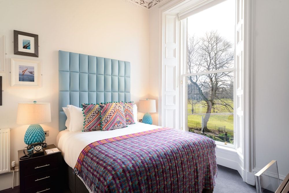 Black Ivy Hotel Standard Double Room, 1 King Bed, Park View 3