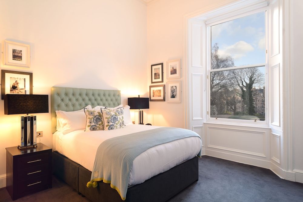 Black Ivy Hotel Standard Double Room, 1 King Bed, Park View 7