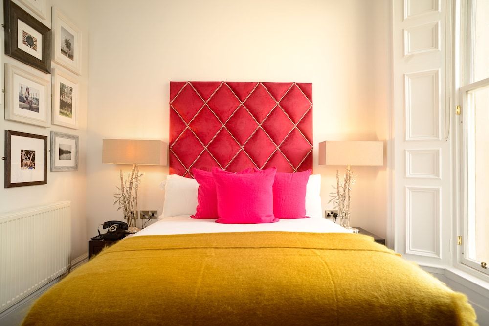 Black Ivy Hotel Standard Double Room, 1 King Bed, Park View 11