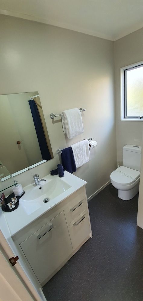 Accent on Taupo Standard Room 5