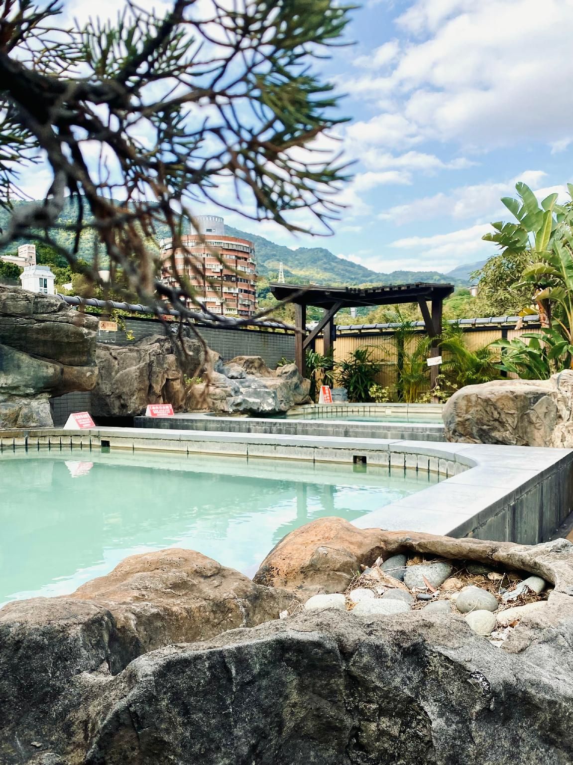 amenity (hot spring)