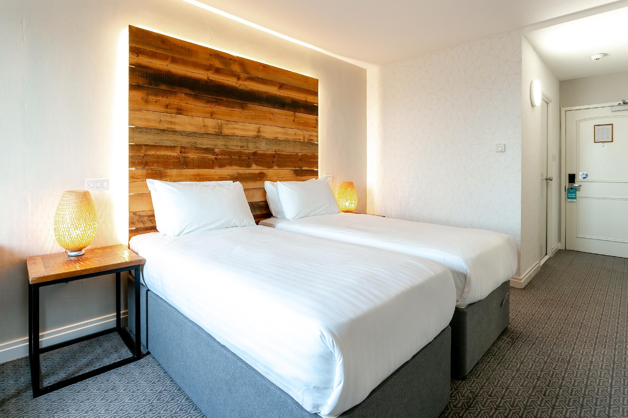 Cedar Court Bradford Hotel Twin Room 2