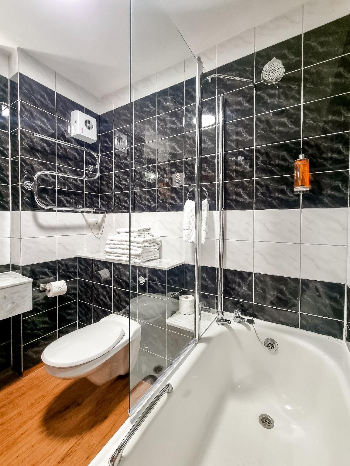 Cedar Court Bradford Hotel Family Room 3