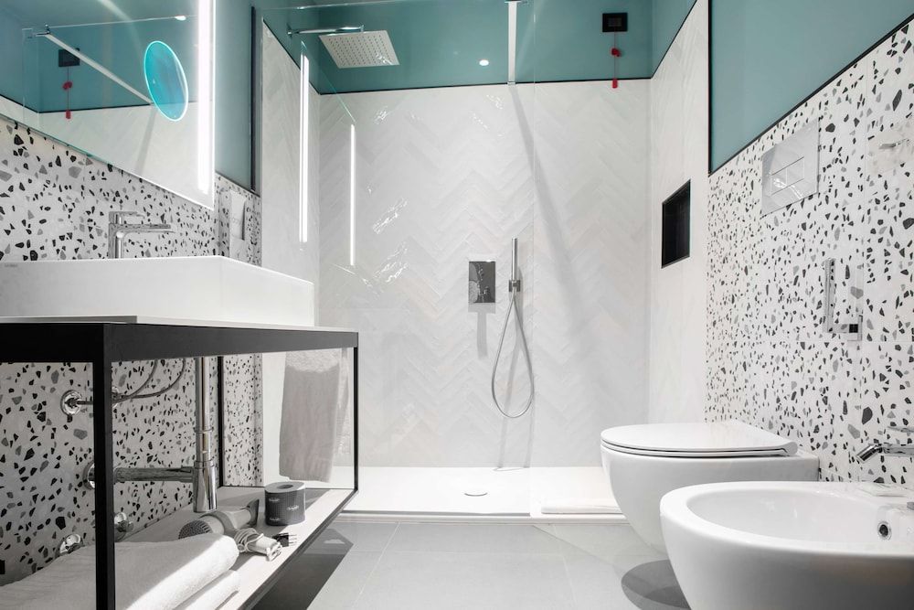 Hotel Cappello D'Oro, BW Signature Collection Deluxe Room, Multiple Beds, Non Smoking (Converts to 2 Twin Beds) 5