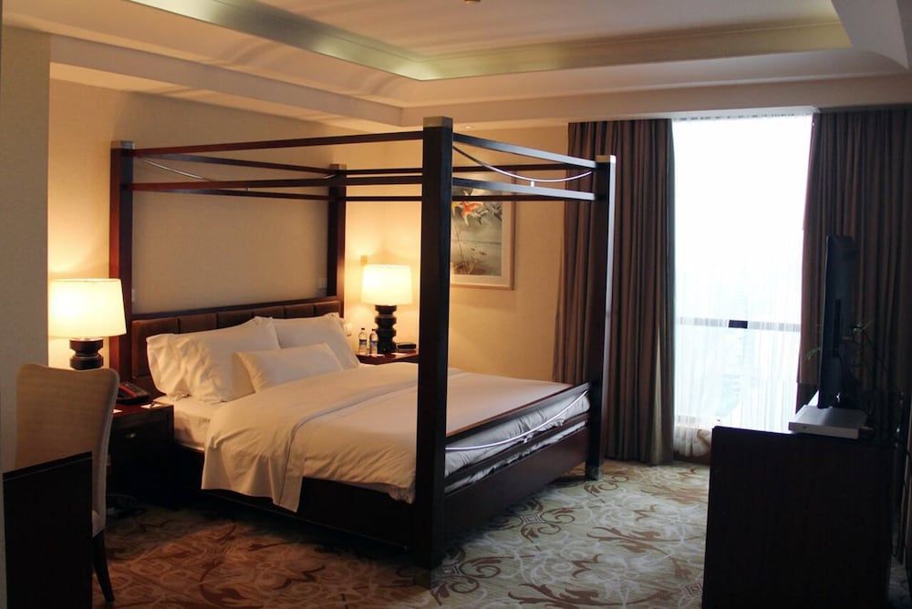 Presidential Suite, 1 King Bed with Sofa bed, City View, Poolside (City View)