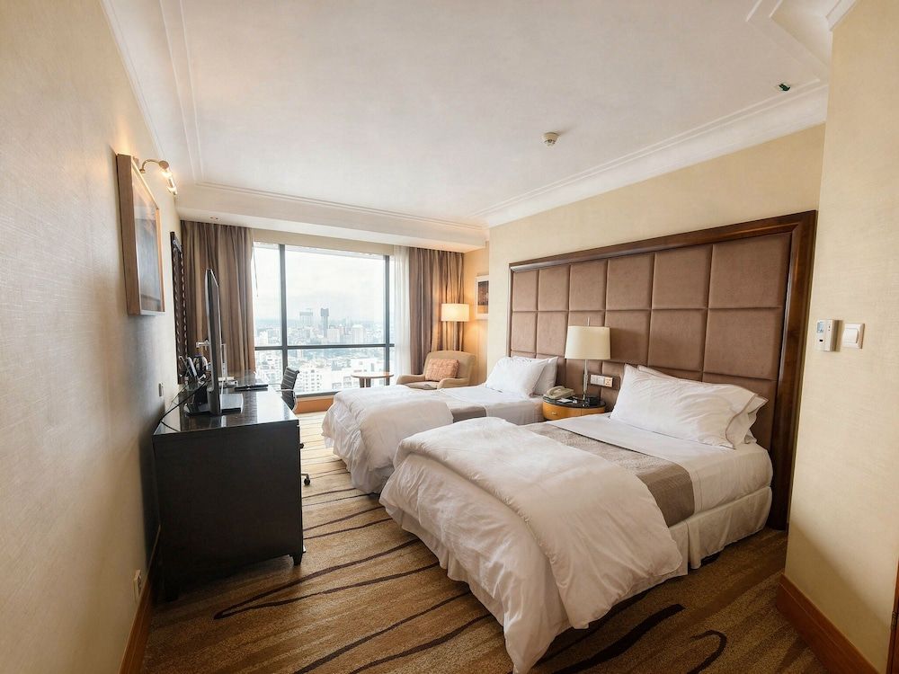 The Westin Dhaka Twin Room, 2 Twin Beds, City View, Poolside 3
