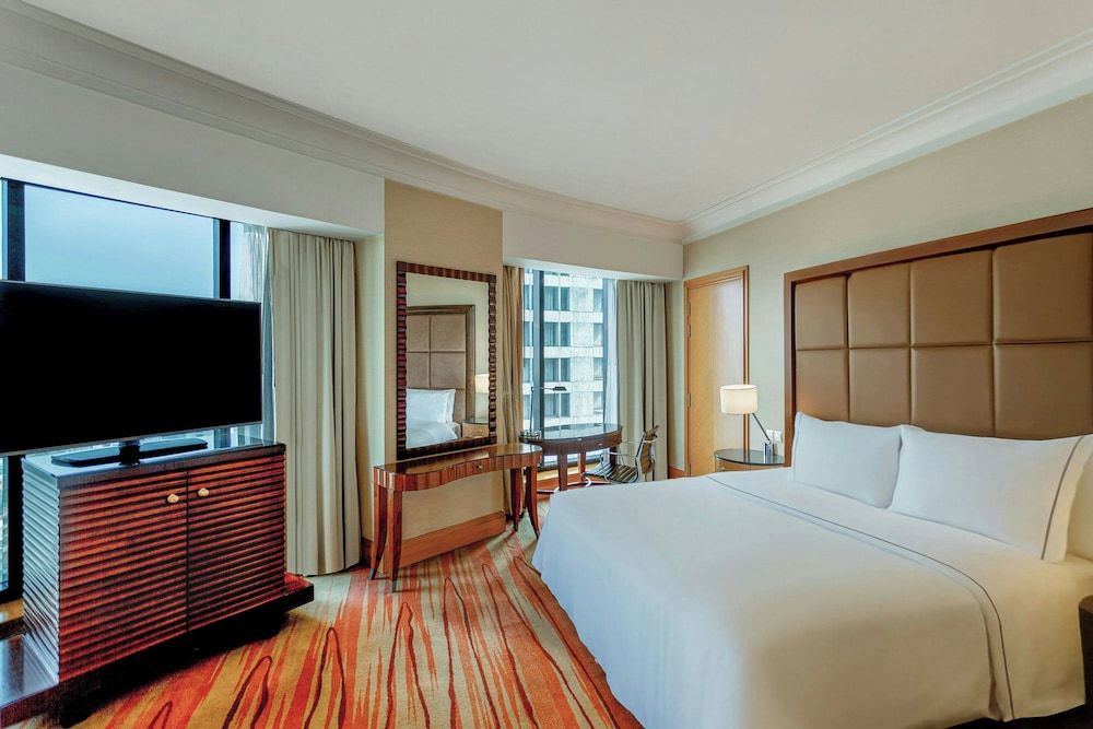 Room, 1 King Bed, City View, Corner