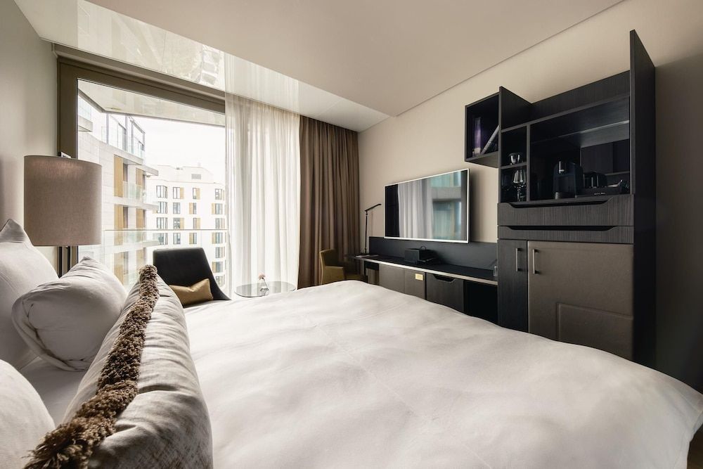 THE THIEF Standard Room 6