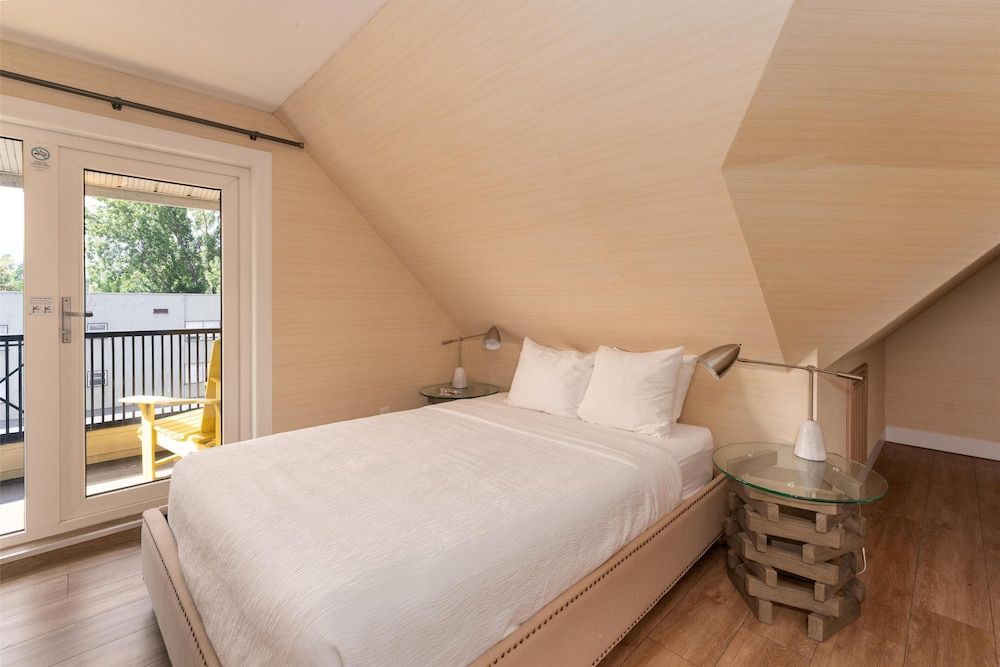 Suite, 2 Queen Beds, Non Smoking, Balcony (Living Room)
