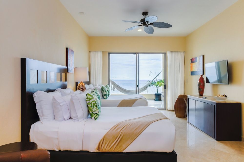 Deluxe Oceanfront One King