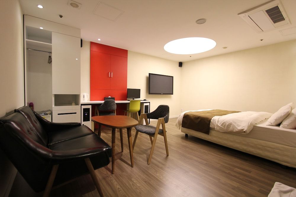 Nox Boutique Hotel Premium Twin Room 3