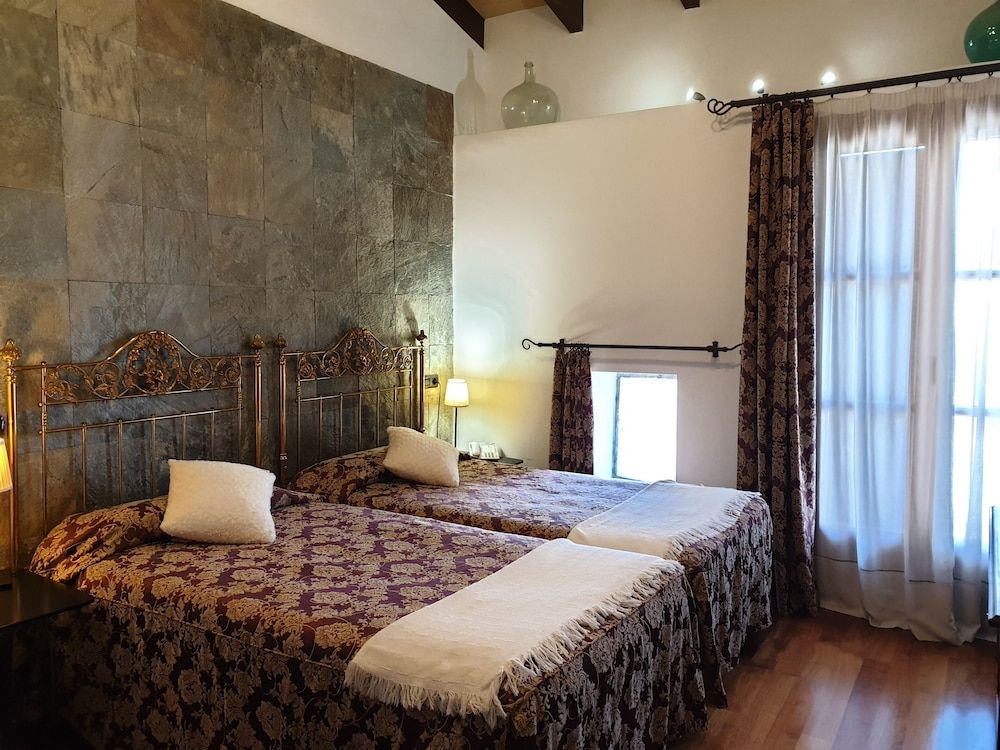 Hotel Segles Superior Double Room 6