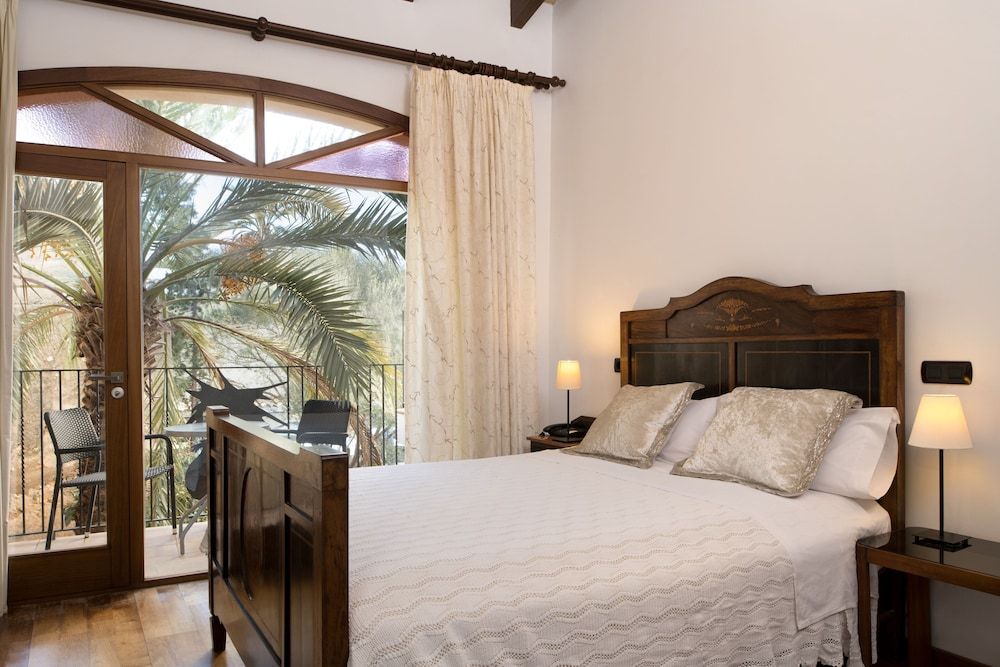 Hotel Segles Superior Double Room 8