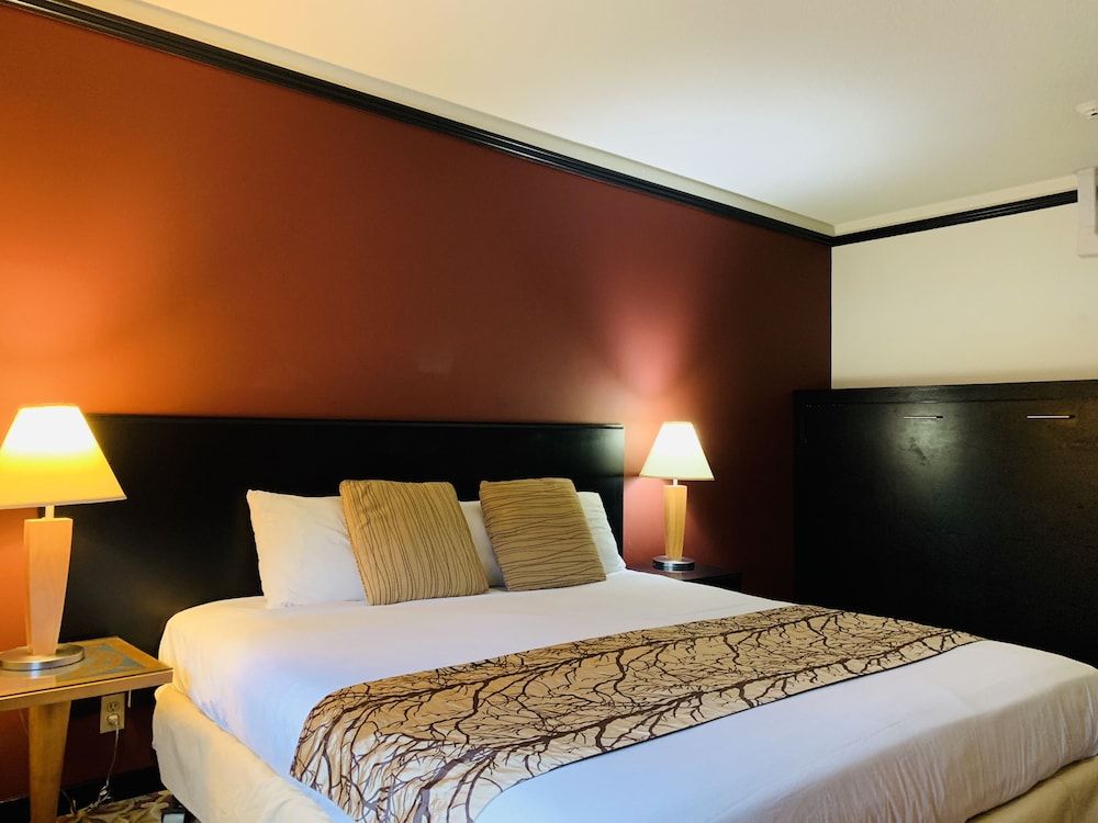 undefined Hotel at the Waldorf 2