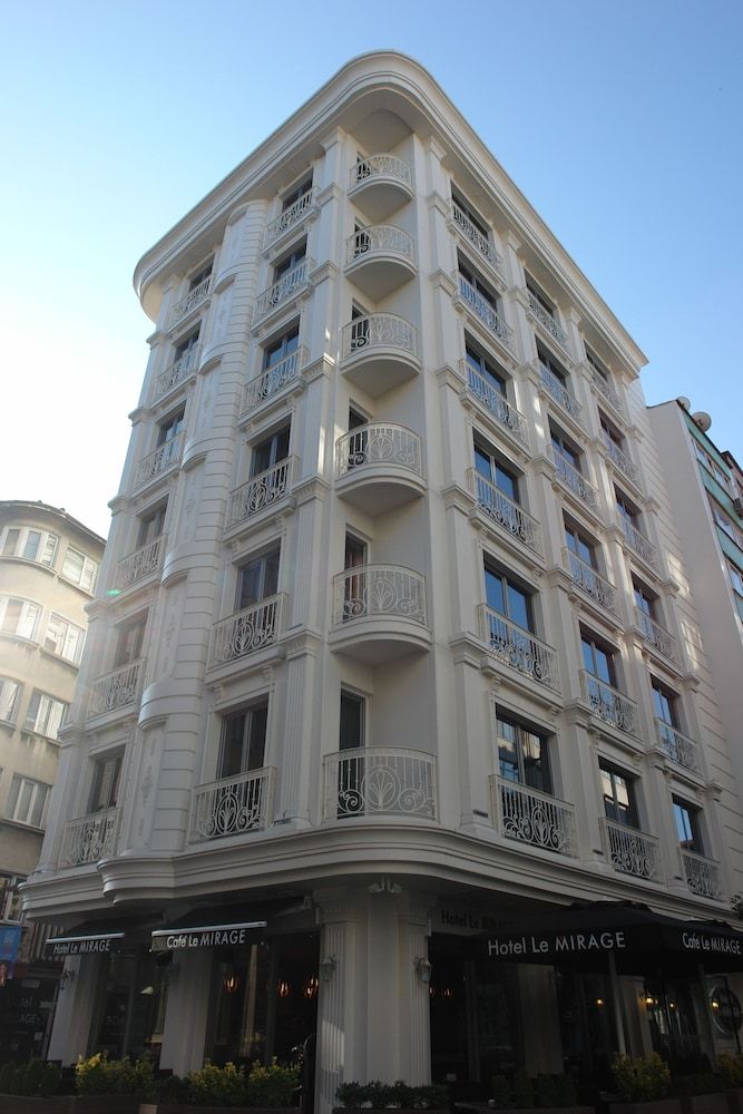 undefined Hotel Le Mirage