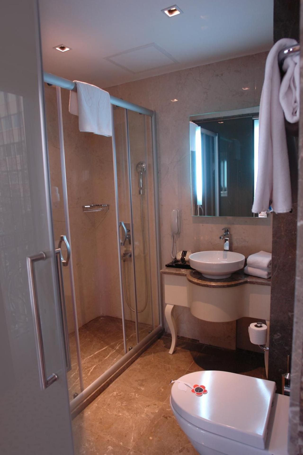 undefined Hotel Le Mirage 8