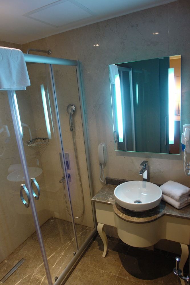 Hotel Le Mirage Standard Room 11