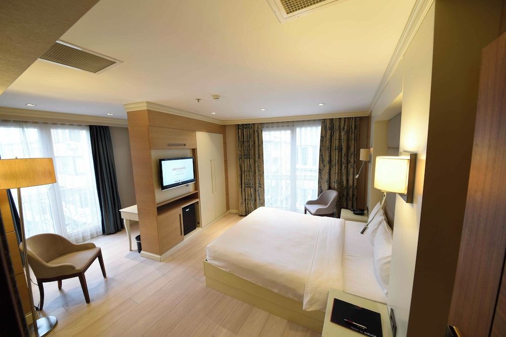 undefined Hotel Le Mirage