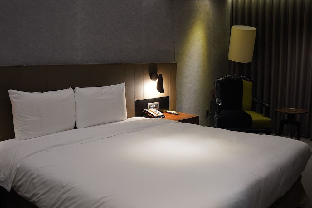 undefined CHECK inn Taipei Nanjing 8