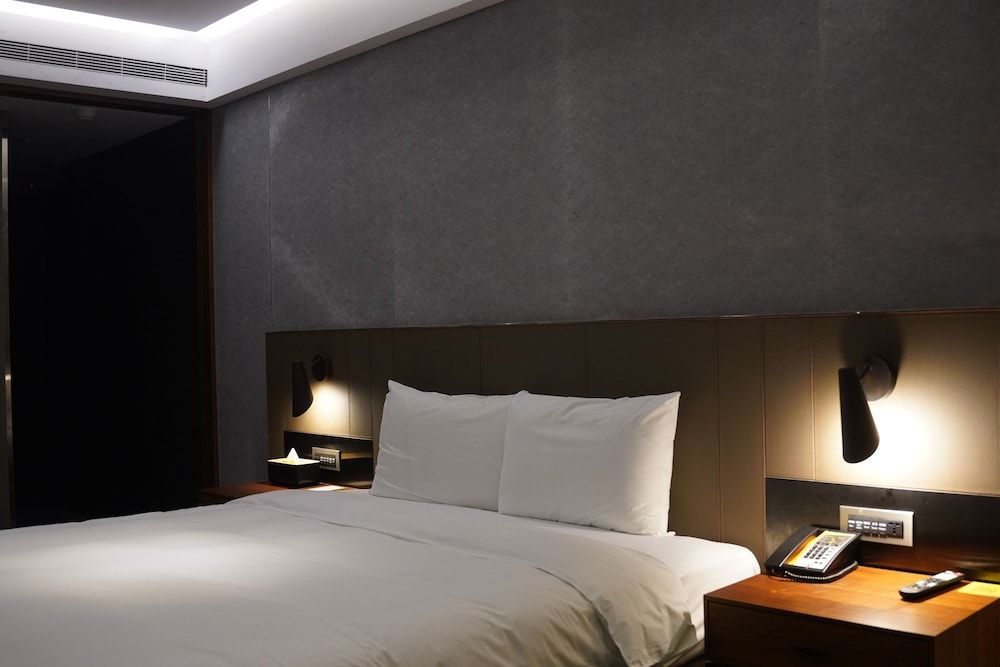 undefined CHECK inn Taipei Nanjing 6