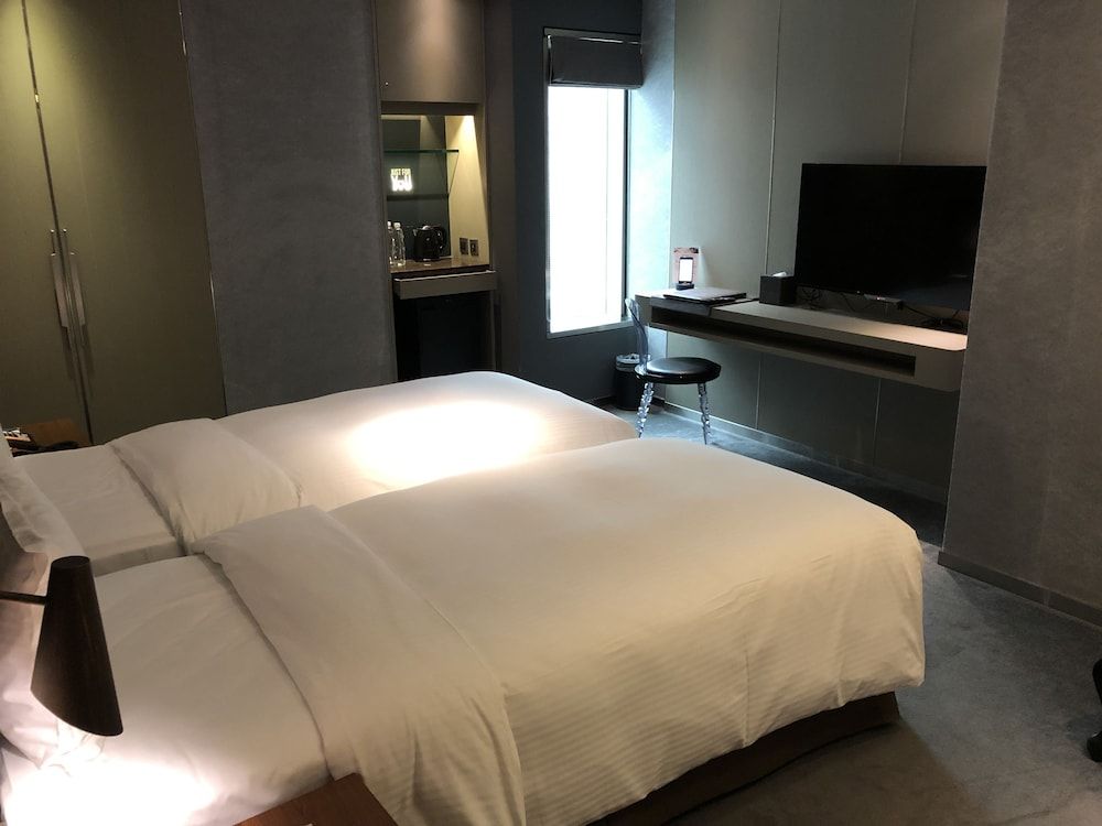 CHECK inn Taipei Nanjing Superior Twin Room 2