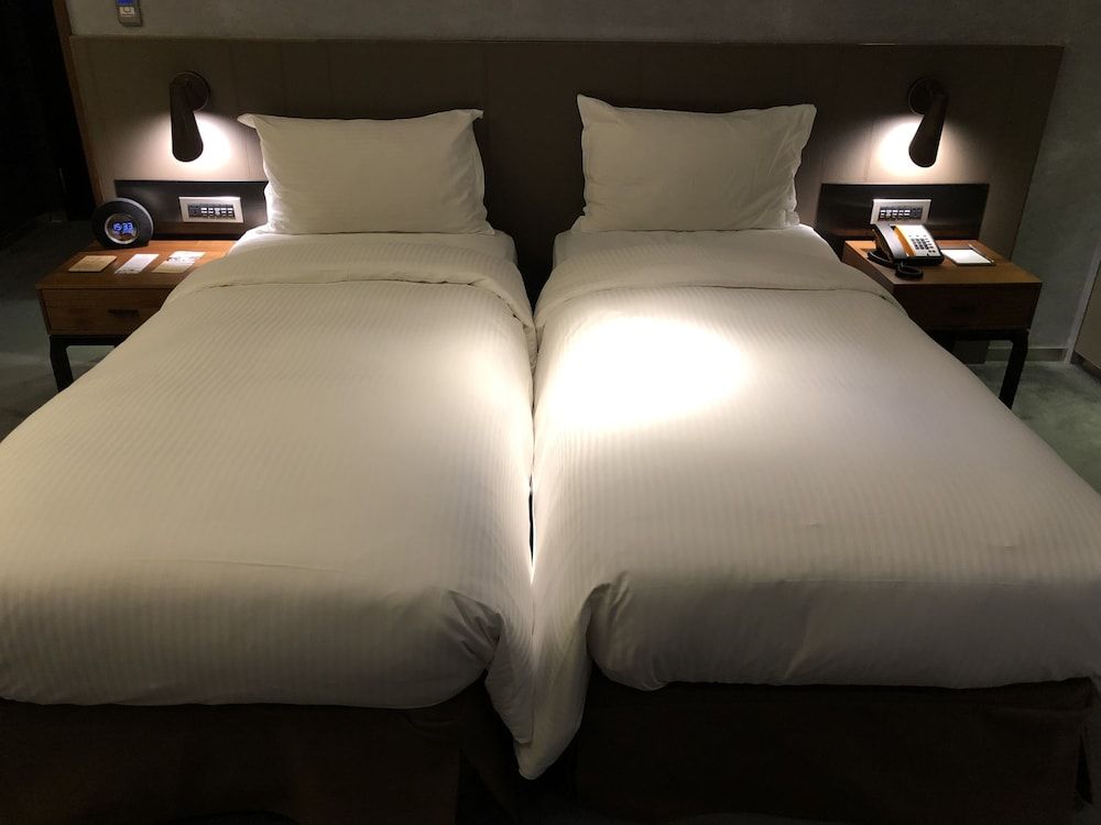 CHECK inn Taipei Nanjing Superior Twin Room 3