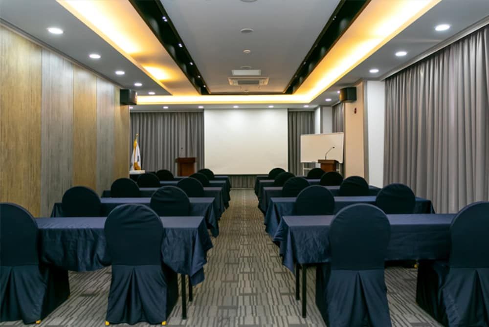 undefined S& Hotel 4