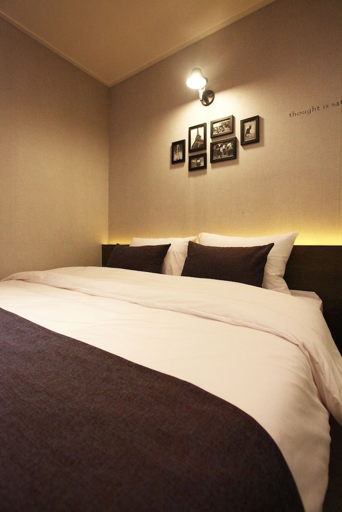 undefined S& Hotel 8