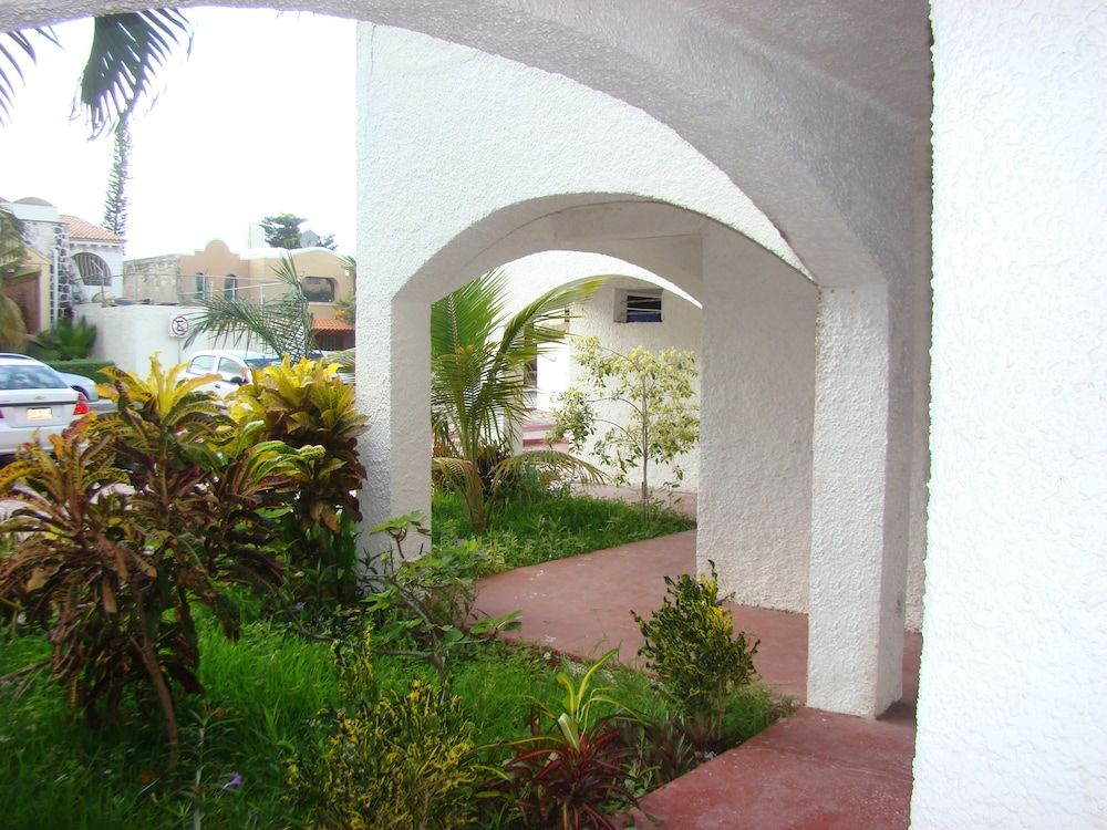 undefined Hotel Green 16 10