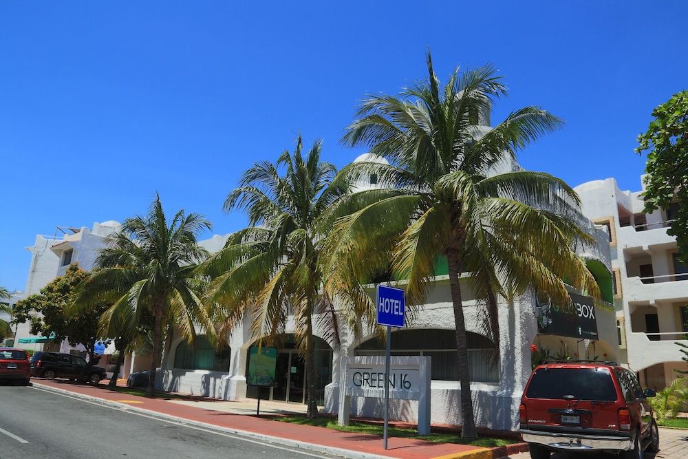 undefined Hotel Green 16 7