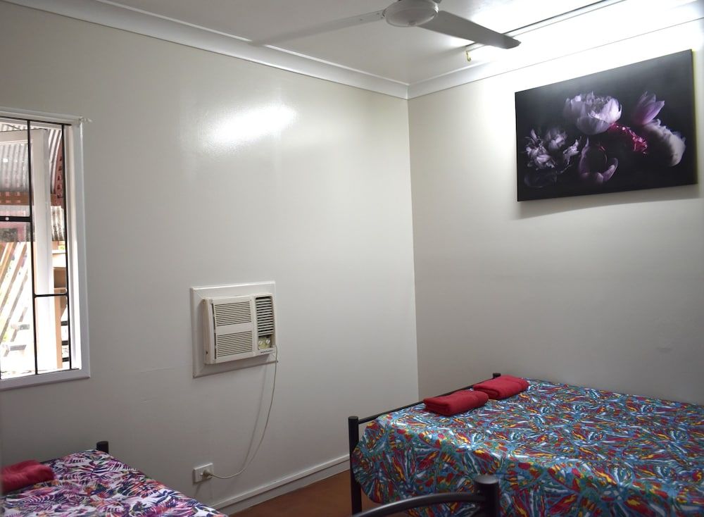 Travellers Paradise Heritage Historical Place - Hostel Deluxe Triple Room, Multiple Beds, Garden View 2
